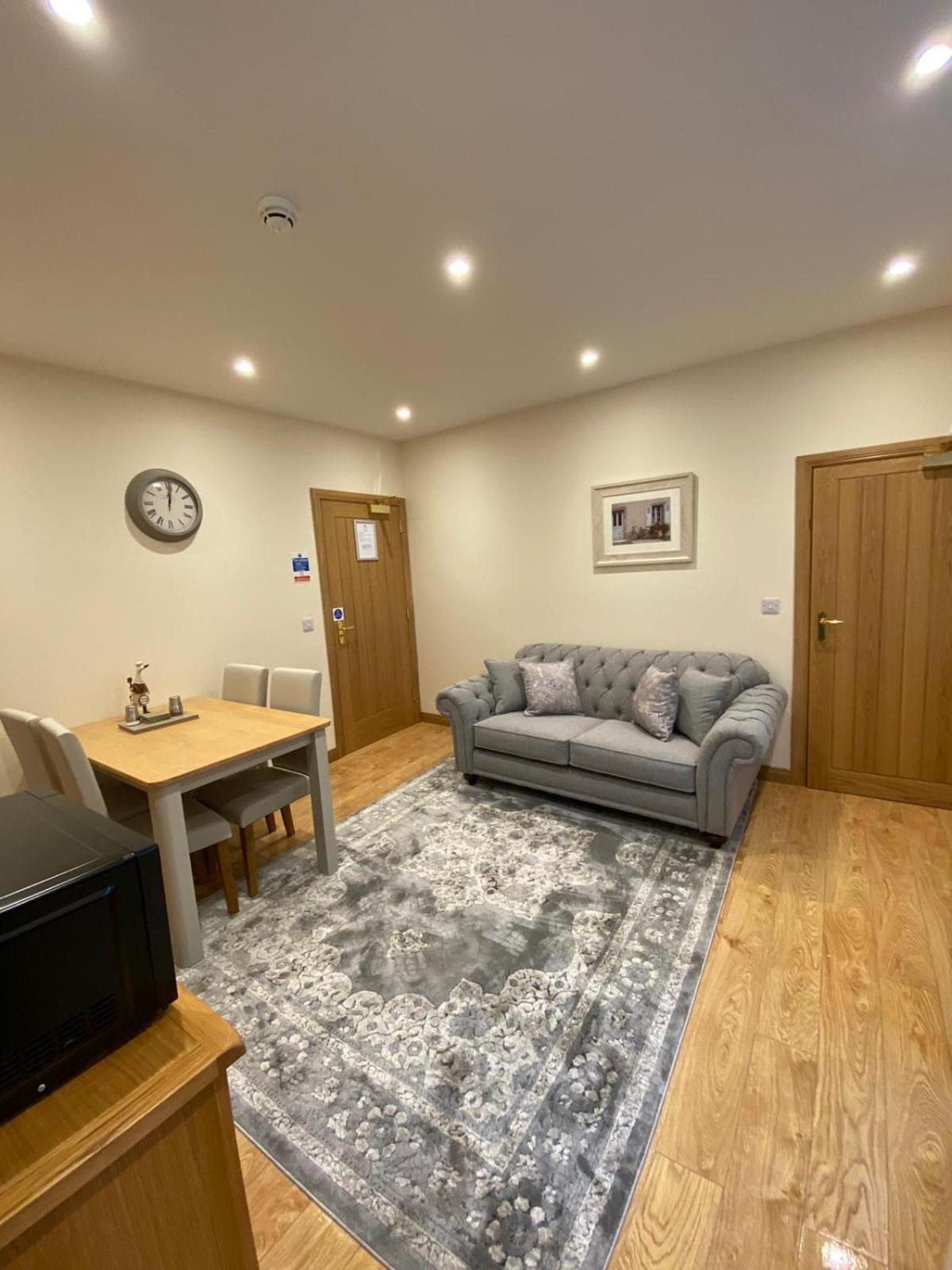 אינברנס Waverley Inn Holiday Apartments חדר תמונה