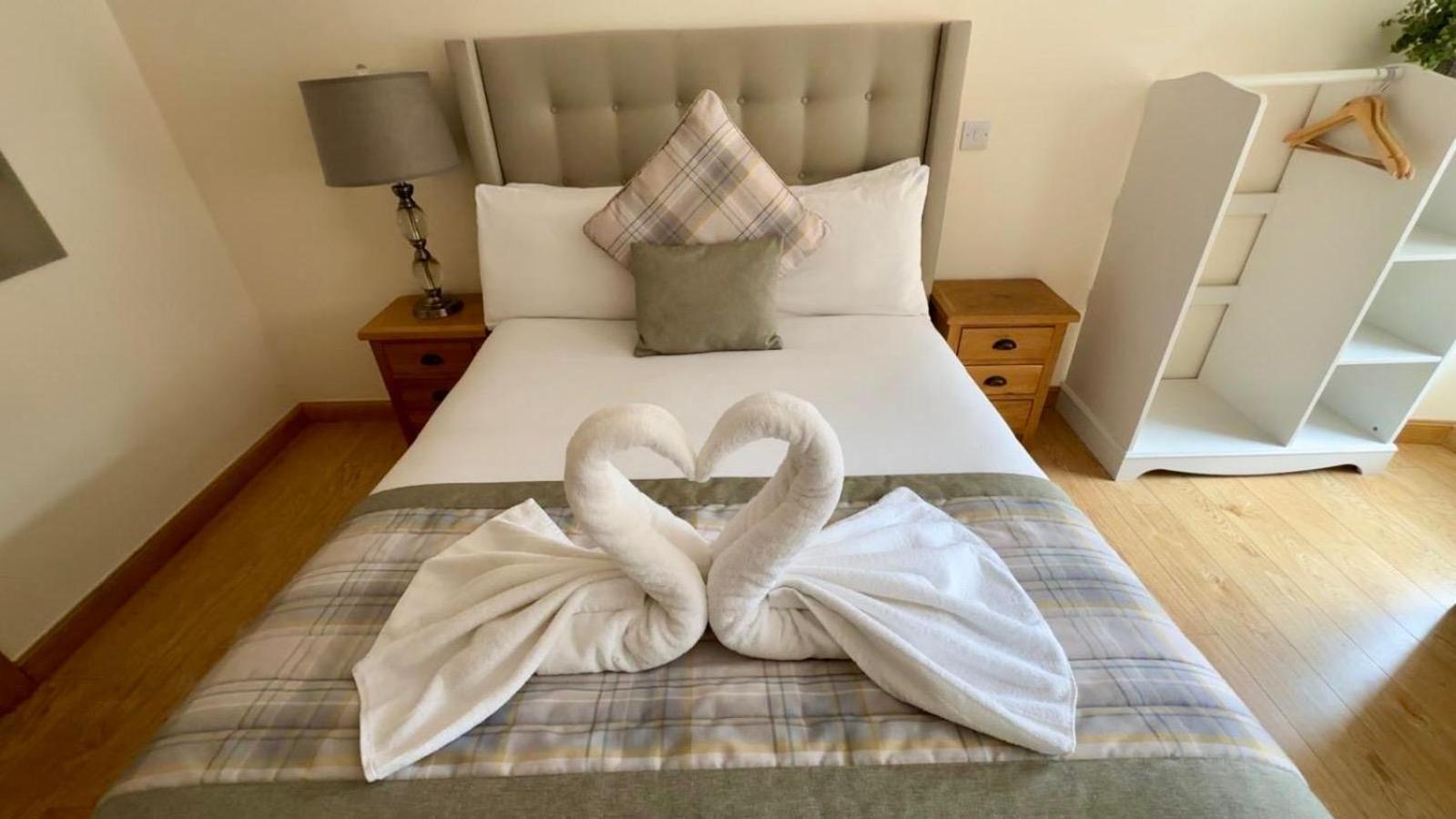 אינברנס Waverley Inn Holiday Apartments מראה חיצוני תמונה
