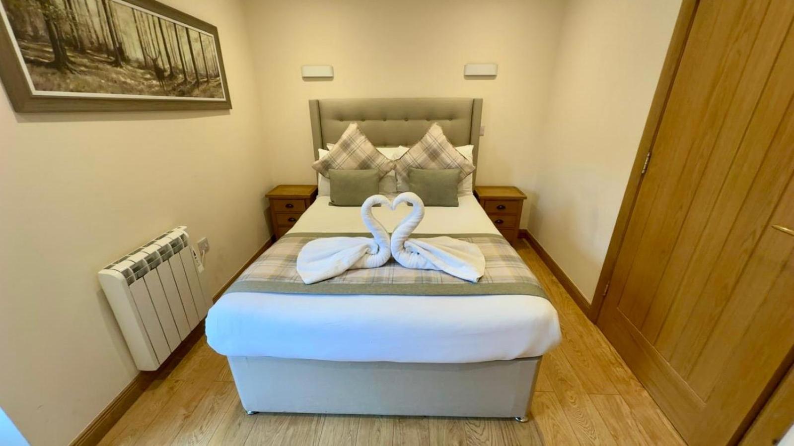 אינברנס Waverley Inn Holiday Apartments מראה חיצוני תמונה